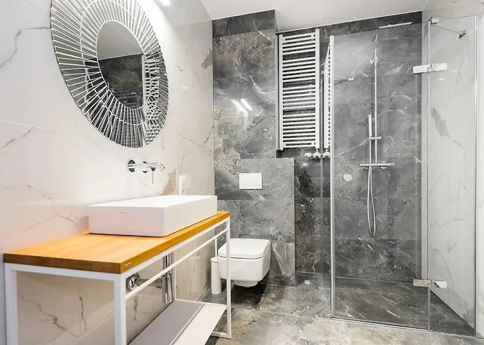 Modrzewiowa 12 * שצ'צ'ירק